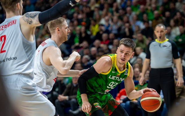 Lietuvos rinktinė pergalingai pradėjo kovas Europos čempionato atrankoje (FOTO)